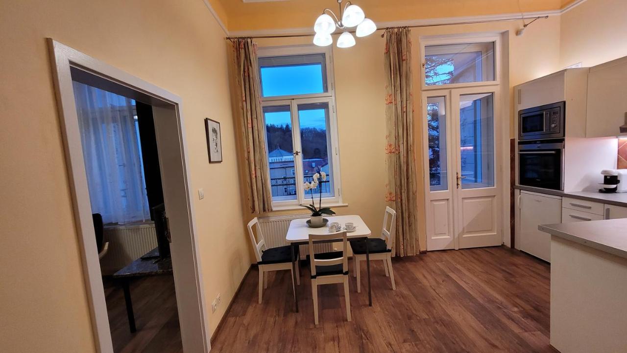 Apartman U Kolonady Marianske Lazne Bagian luar foto